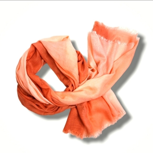 SCARF SOFT/LIGHTWEIGHT in Monochromatic Orange 🍊 - Picture 9 of 10